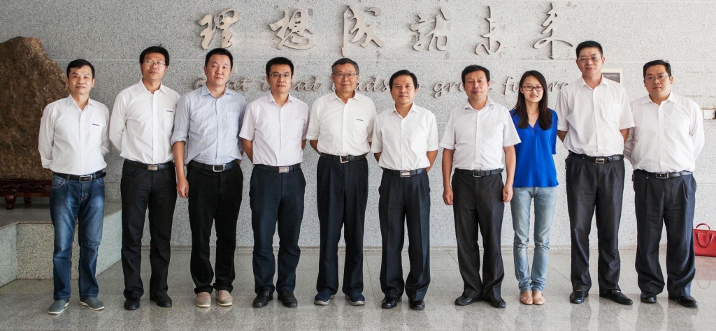 国家发改委国防司徐建平副司长一行到GA黄金甲智能调研