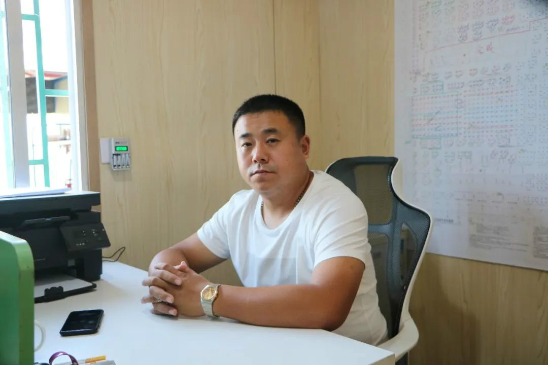 液压静力压桩机从1台到21台，他只用了8年！