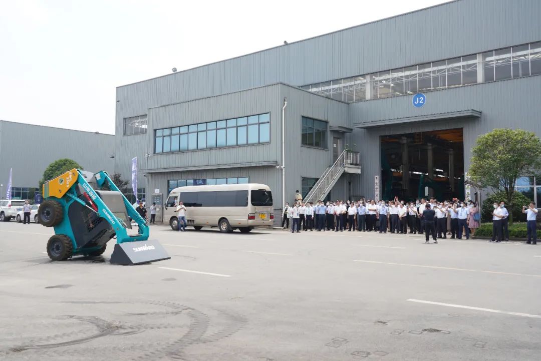 全国战略性新兴产业集群建设考察团调研GA黄金甲智能