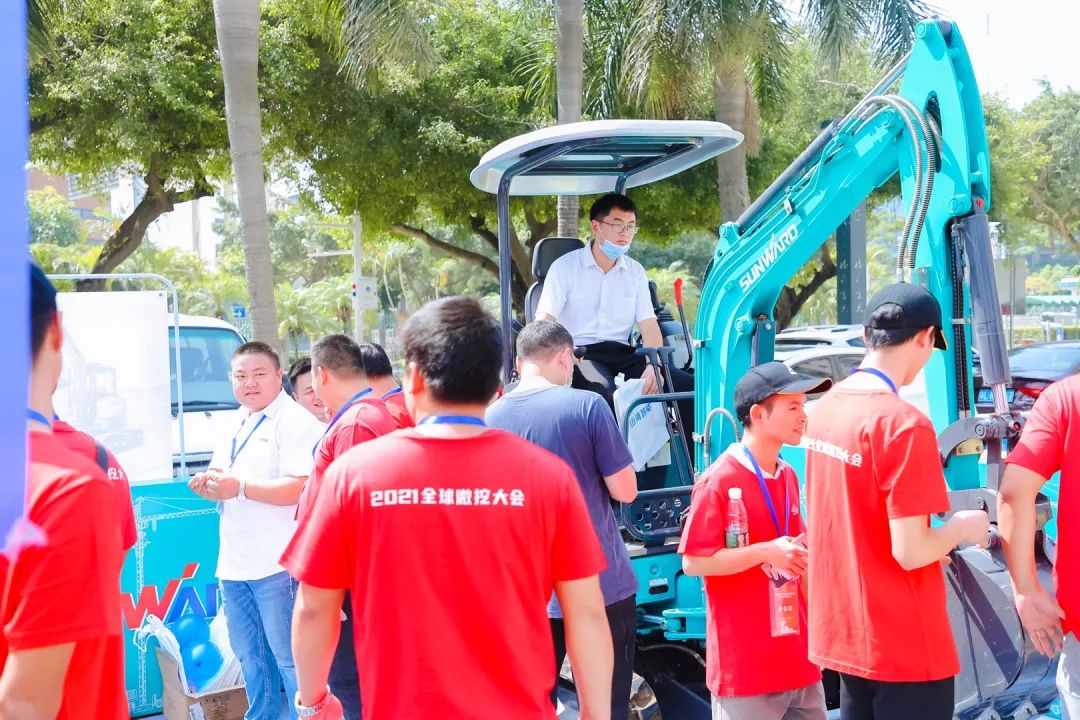 共享微挖新视界！GA黄金甲智能微挖三大王牌产品齐聚2021全球微挖大会