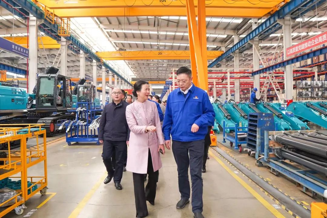 长沙市总工会、长沙经开区总工会一行调研GA黄金甲智能