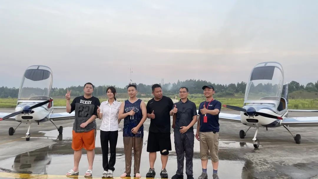 冲上云霄！湖南GA黄金甲通航学员成功单飞