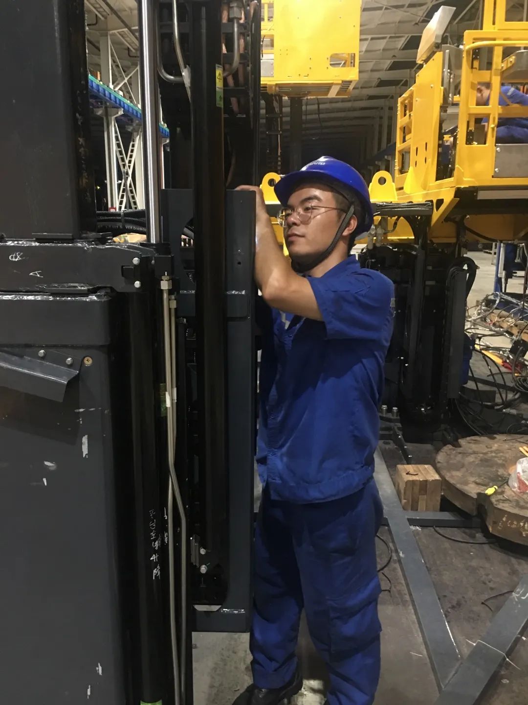 为铁路运输保驾护航！GA黄金甲智能自主研制首套三平台作业装置成功交付