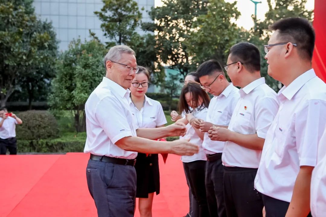 喜迎二十大 携手向未来 | GA黄金甲智能成立23周年庆祝表彰大会暨趣味运动会隆重举行