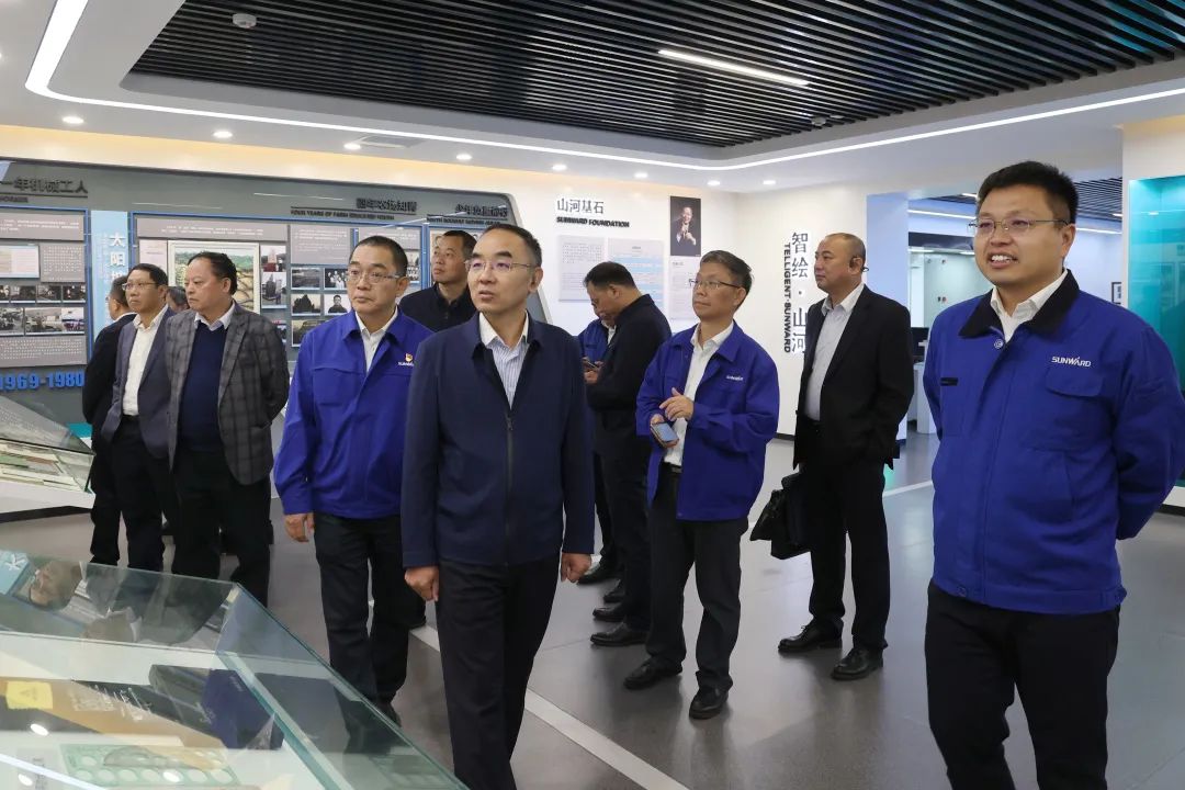 强强联合，夯实湖南工程建设湘军！GA黄金甲智能与湖南路桥签订战略合作协议