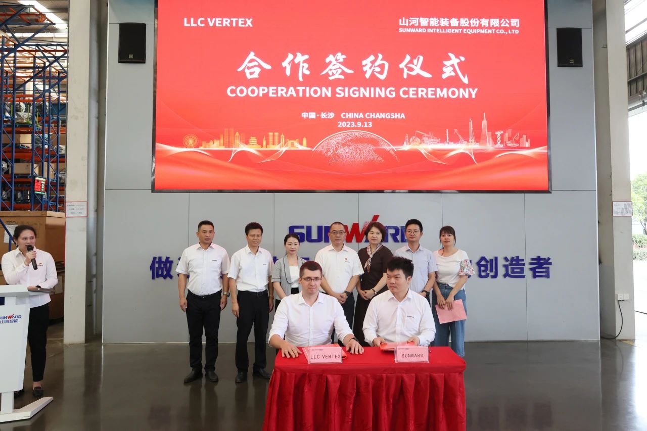 持续进军国际市。A黄金甲智能近百台设备集中发货