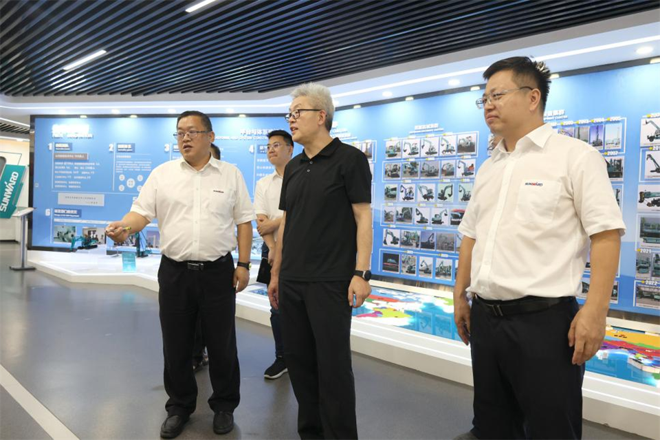 中国五矿工会主席、职工董事张晔到GA黄金甲智能调研交流