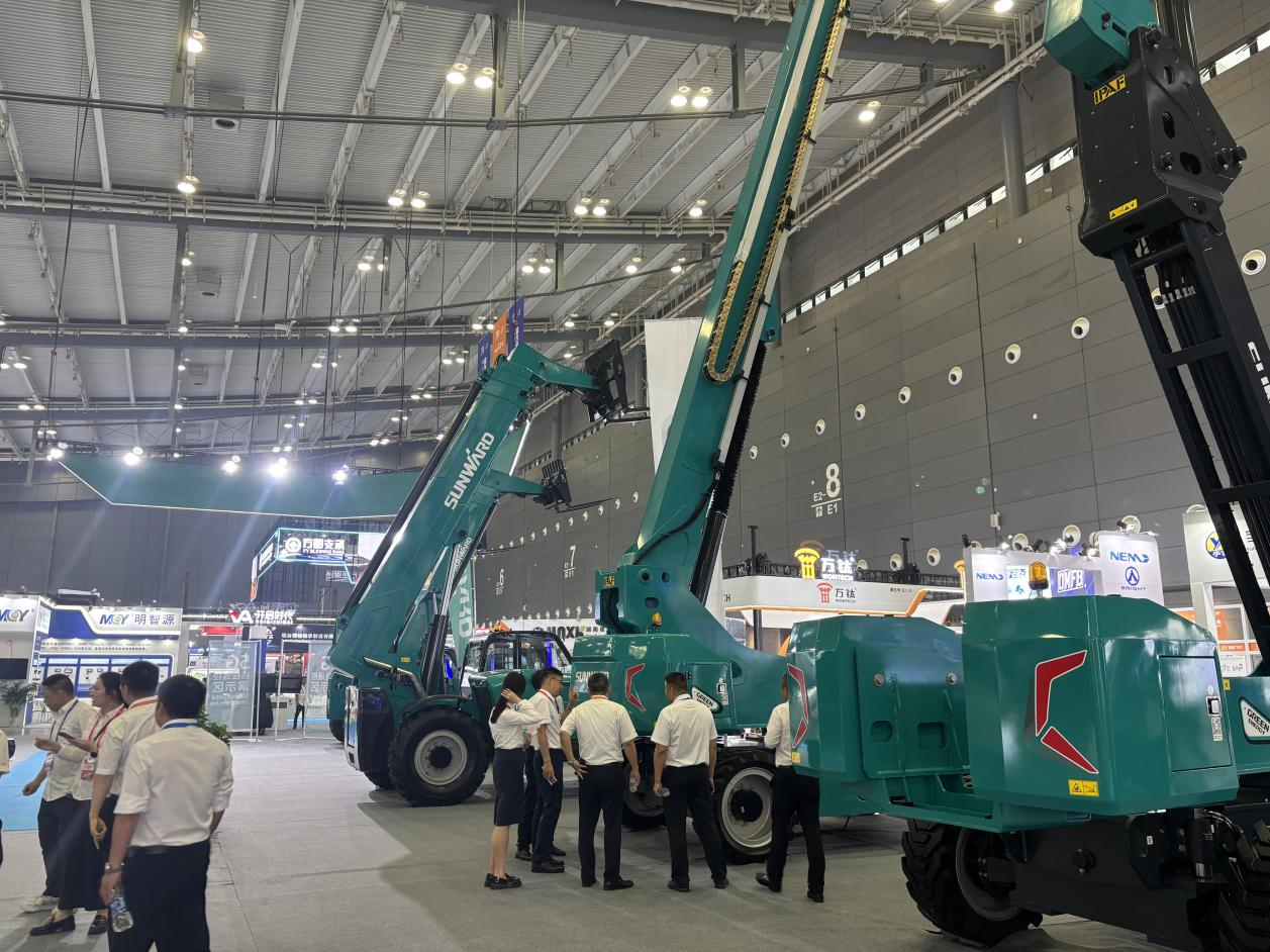 2025 CICEE | GA黄金甲智能SWT34JE-P电动直臂式高空作业平台重磅发布！