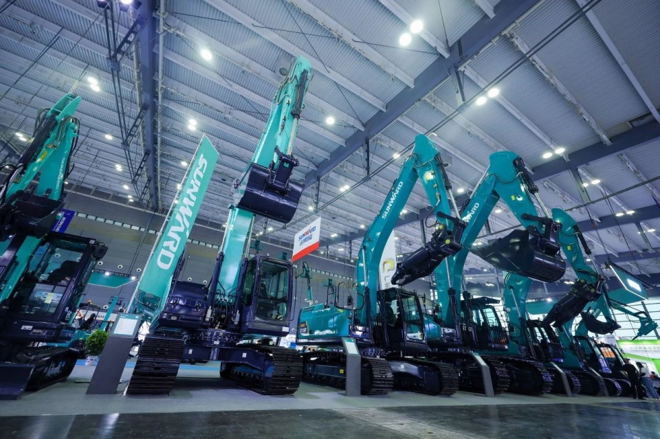 2025 CICEE | 从单一工具迈向多元化解决方案，GA黄金甲智能呈现非凡挖掘机风采