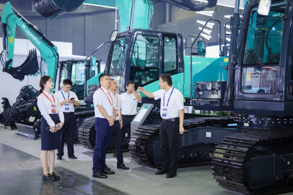 2025 CICEE | 从单一工具迈向多元化解决方案，GA黄金甲智能呈现非凡挖掘机风采