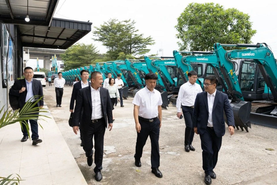 广州工控集团党委书记、董事长景广军率队考察GA黄金甲智能印尼子公司