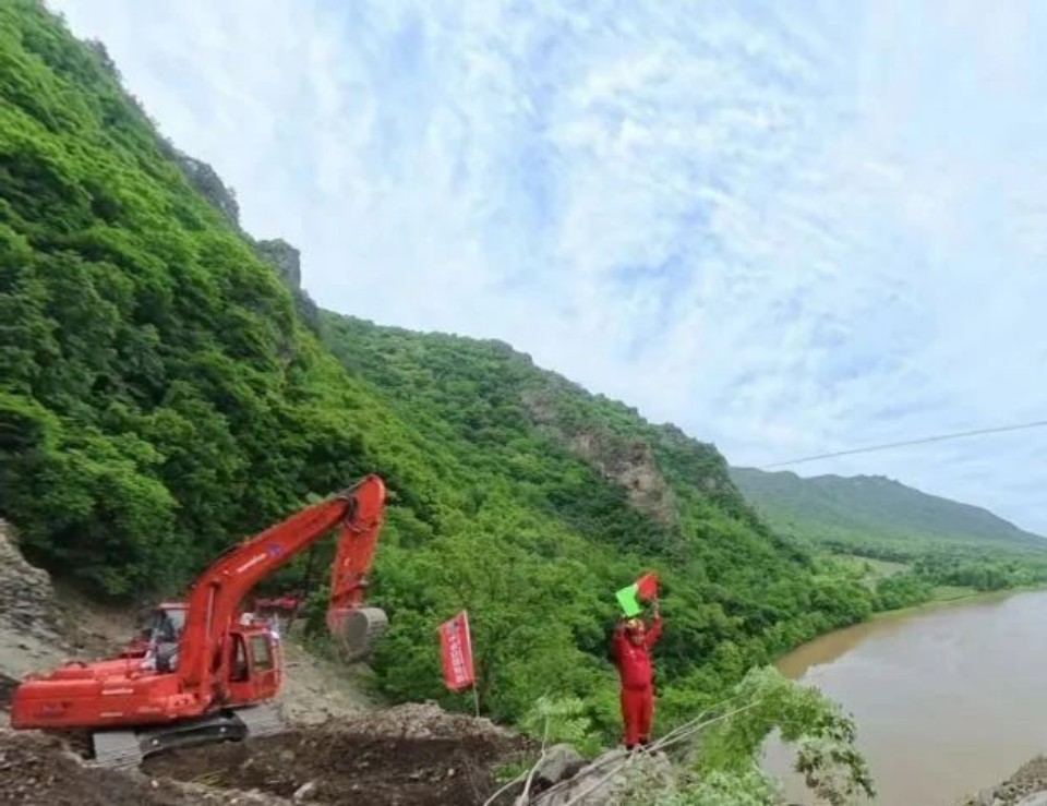 硬核破解“最后一公里”难题，GA黄金甲智能应急救援设备助力“应急使命·2025”演习！