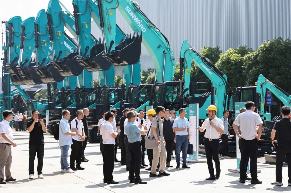 斜井开挖钻护一体化装备成功下线，实现地下工程装备重大突破