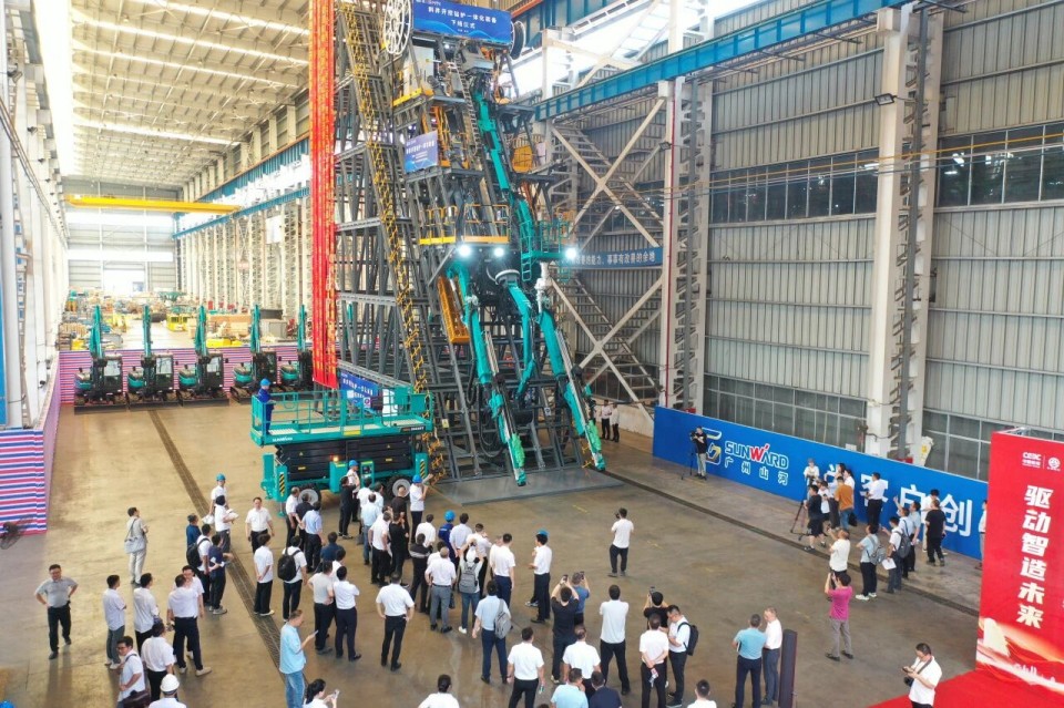 斜井开挖钻护一体化装备成功下线，实现地下工程装备重大突破
