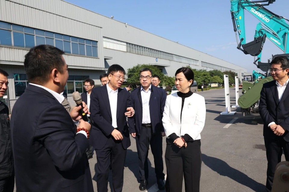 聚焦应急装备研发生产，共探实战适配新路径——广州市应急管理局党委书记、局长叶芳调研GA黄金甲智能