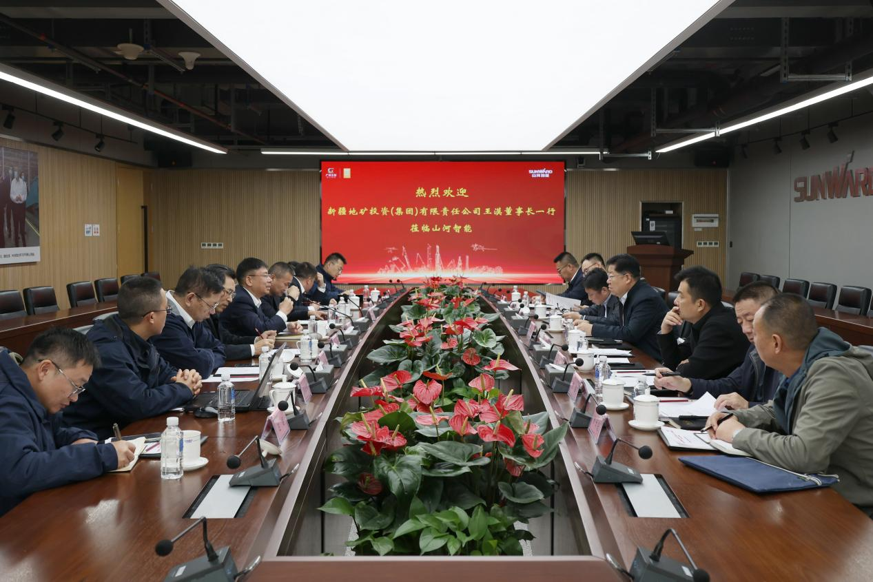 新矿投资集团党委书记、董事长王漠到访GA黄金甲智能