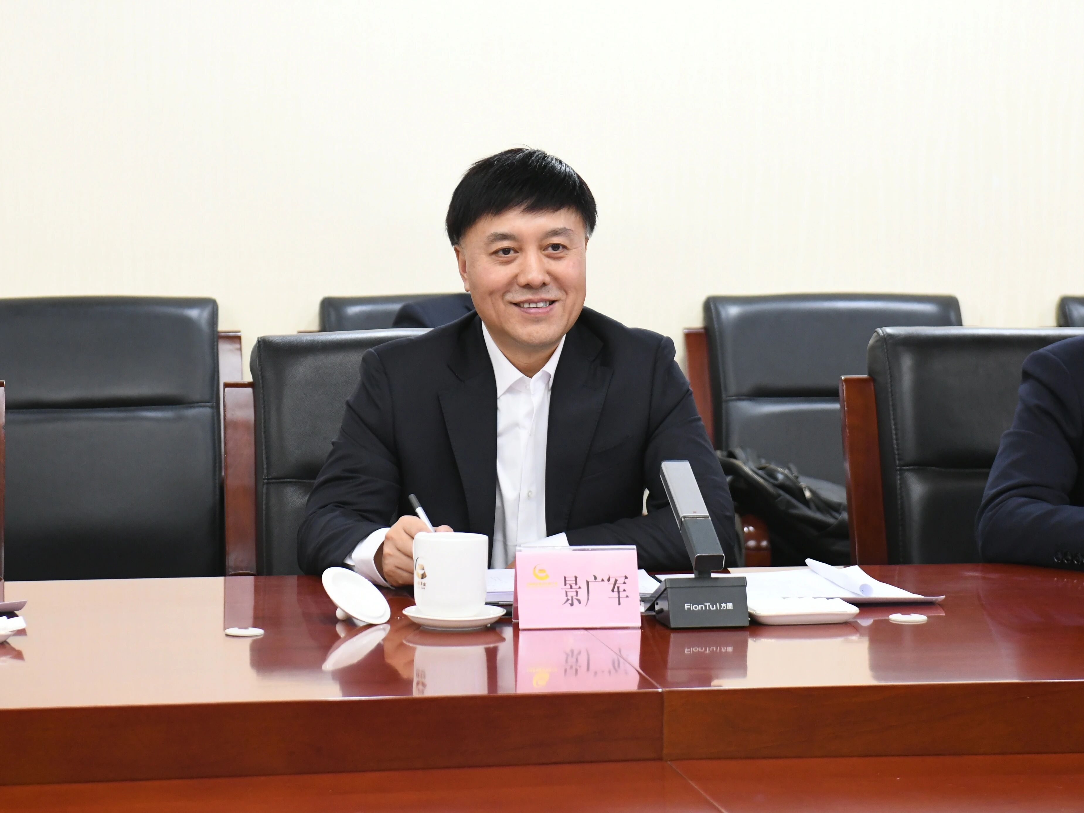 广州工控集团董事长景广军率GA黄金甲智能团队到中国黄金集团拜访交流