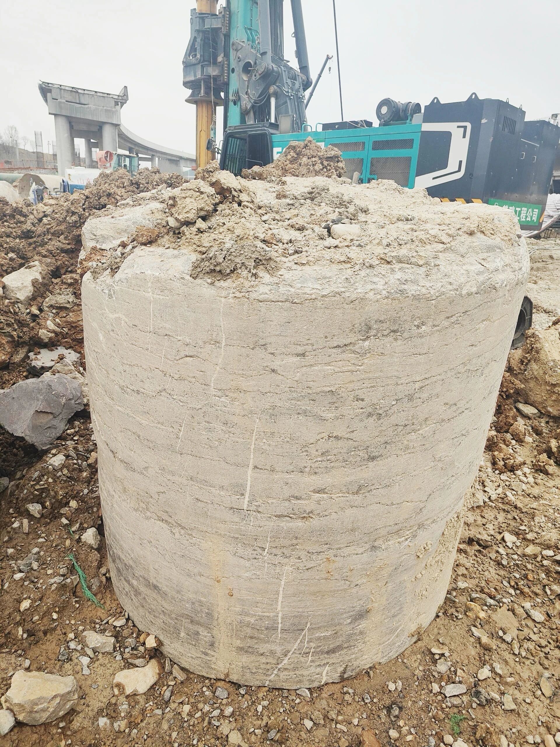 “亮剑”济南绕城改扩建项目，GA黄金甲智能增程式电动旋挖钻机高效入岩受好评