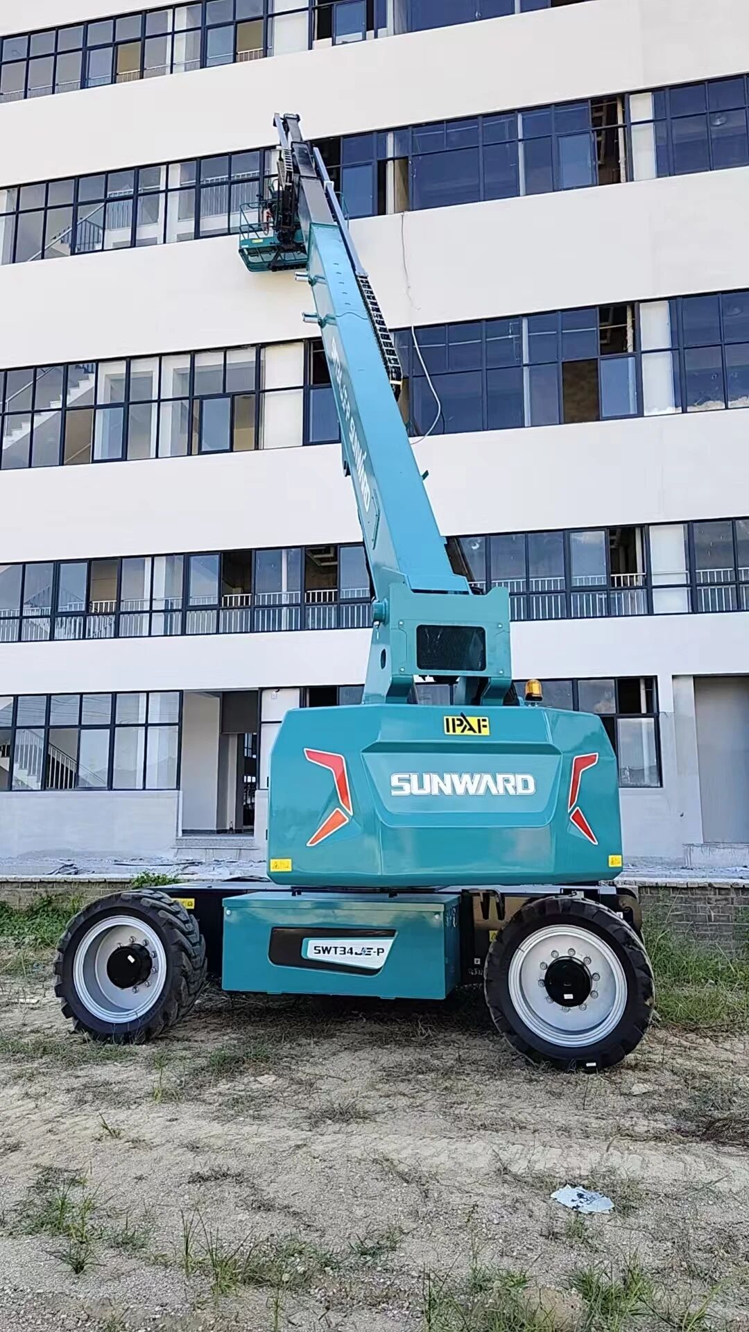 GA黄金甲智能SWT34JE-P电动臂车入选湖南省绿色低碳先进适用新技术、新装备和新产品目录